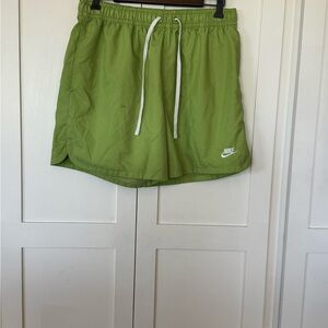 Nike men’s pea Green lined swim shorts